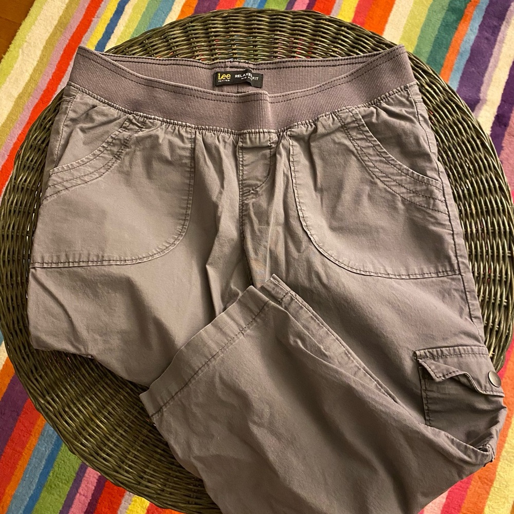 Lee Relaxed Fit Cargo Pants – 4 Petite – Gray🌺🌻
